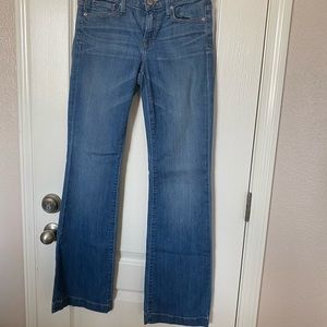 Trendy wide leg blue jeans